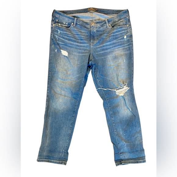 Torrid 20R Boyfriend Straight Vintage Stretch Distressed Jeans Light Wash - Picture 1 of 9